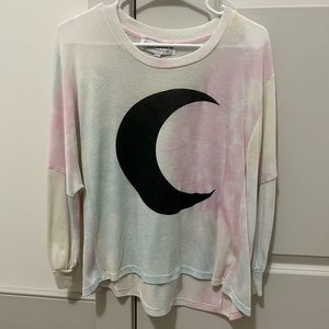 Light Tye-dyed long sleeve shirt with crescent moon